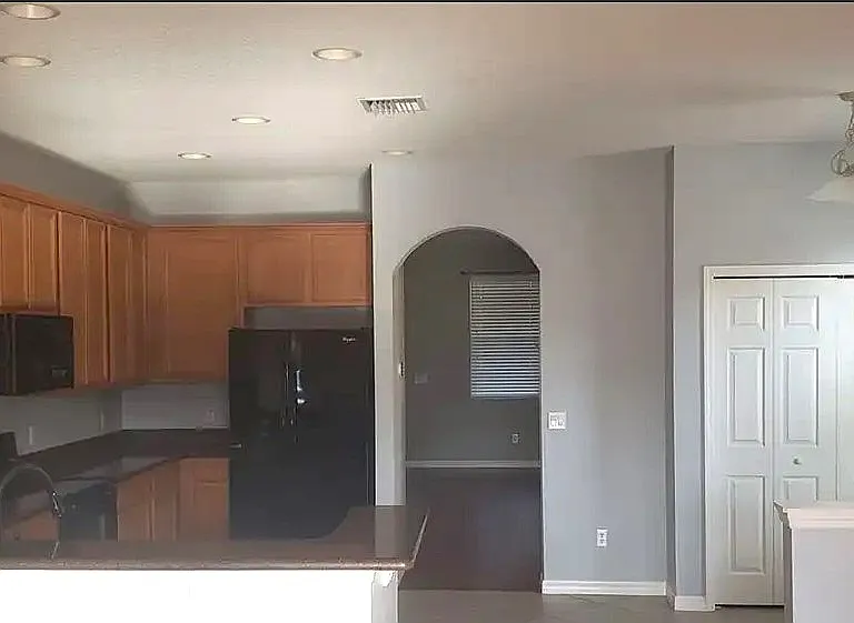 1933 Varick Way — Photo 23