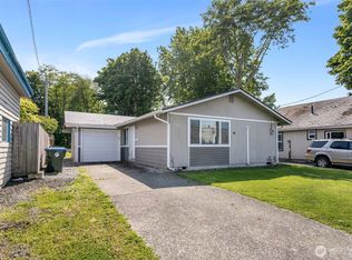 427 E 3rd St, Port Angeles, WA