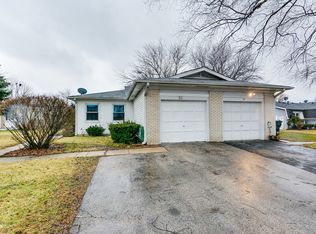 93 Golden Dr, Glendale Heights, IL 60139