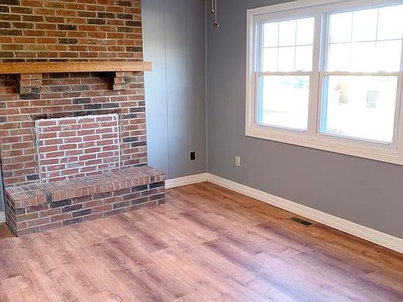 2nd image of 127 Jacqueline Dr #3