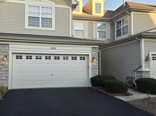 434 Vaughn Cir, Aurora, IL 60502