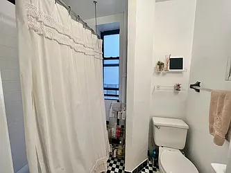 Rented by KNOCKKNOCK LLC
