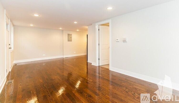 2nd image of 2602 N Racine Ave #2600-1
