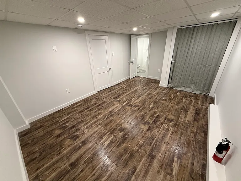 12A Locust Pl #A — Photo 2