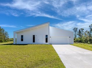 765 Barclay Ave, Lehigh Acres, FL 33974