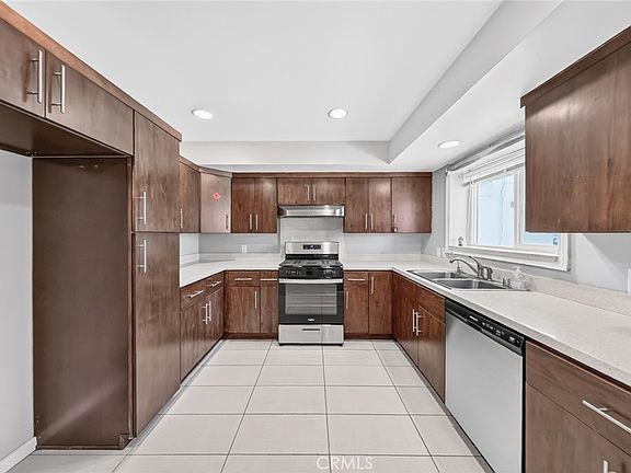 2nd image of 1540 Greenport Ave APT B