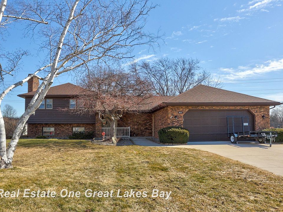 1st image of 3614 Desert Dr