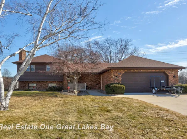 3614 Desert Dr, Saginaw, MI 48603