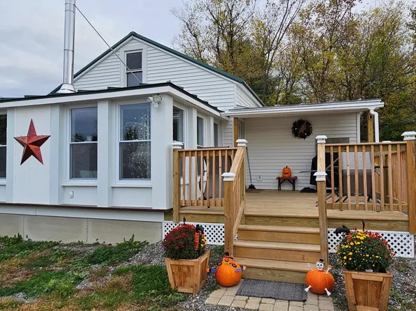 13 Jackson Street, Skowhegan, ME 04976