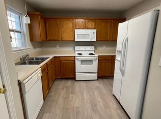 563 Fox Creek Xing, Woodstock, GA
