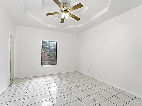 5th image of 603 W Emerald Dr