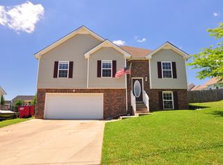 1848 Twin Rivers Rd, Clarksville, TN 37040