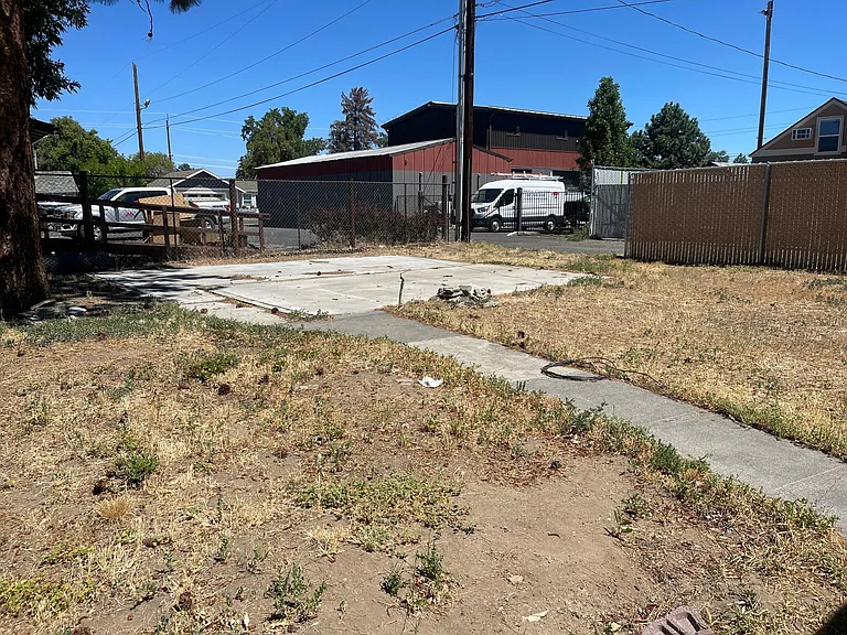 234 SW 4th St — Photo 18