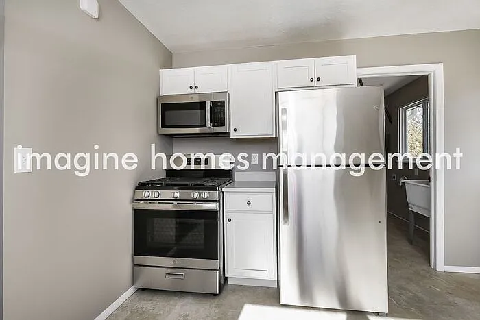 448 Holly Dr — Photo 5