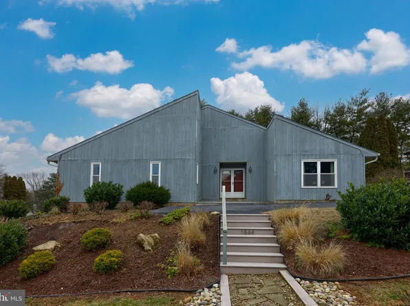 1844 N Eden Rd, Lancaster, PA 17601