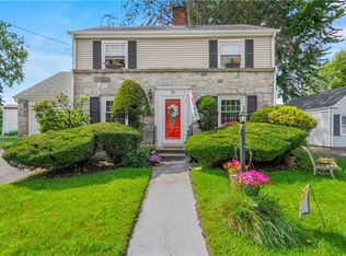 30 Beacon Cir, Cranston, RI 02910