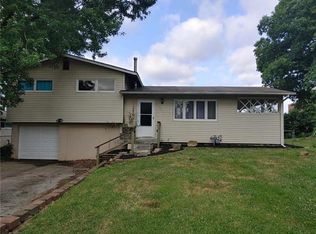 6834 N Berkley Ave, Kansas City, MO 64152