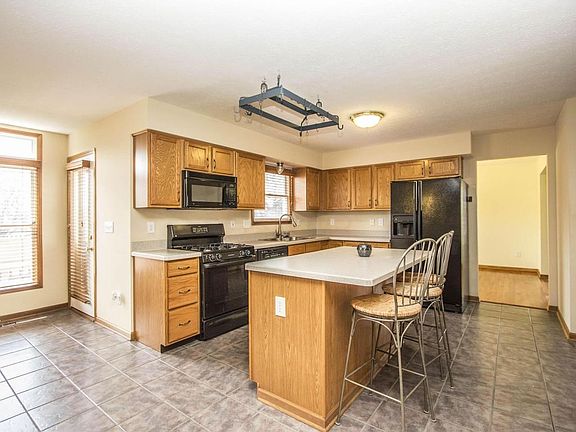 4th image of 7388 Park Bend Dr