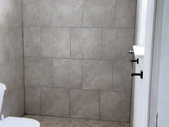 3rd image of 3325 S Oklahoma Ave #3