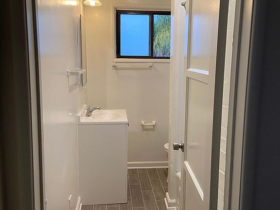 3rd image of 541 W Flora St APT 14