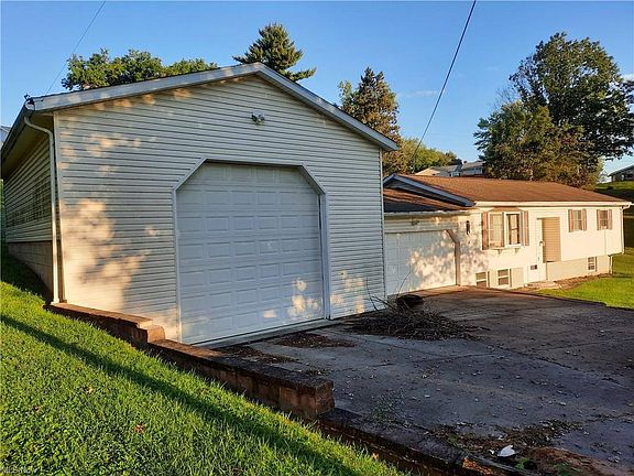 4th image of 5595 Milhill Ct