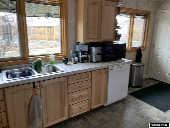 4th image of 1409 Lincoln Ave