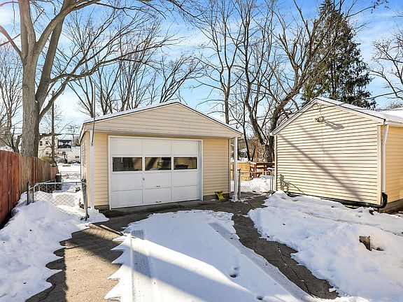 2nd image of 2123 Pamela Dr