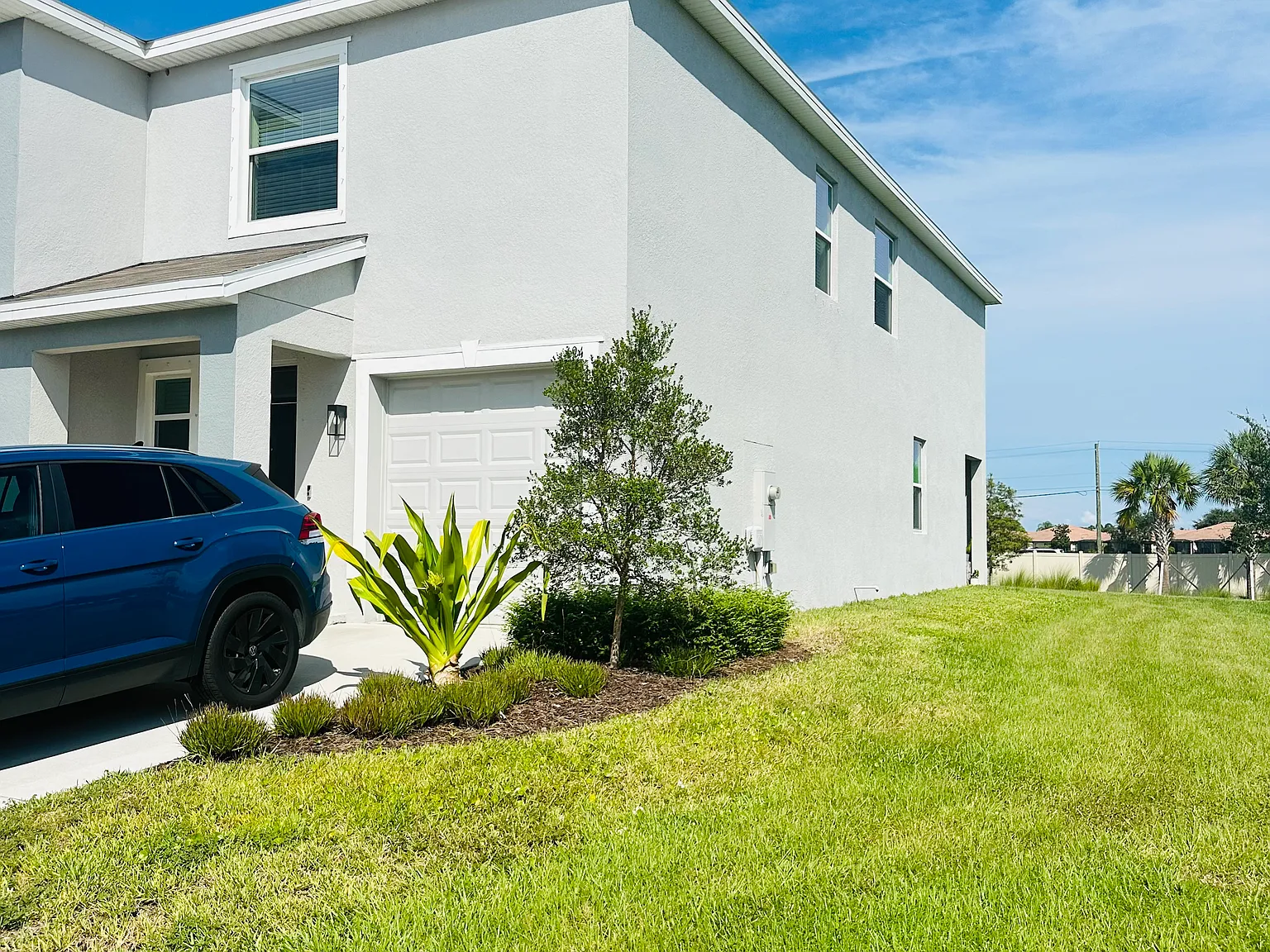 3 bed, 2.5 bath, 1758 sqft, $2,400 — Photo 3