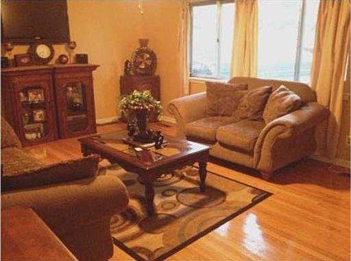 3rd image of 4221 Linton Ave