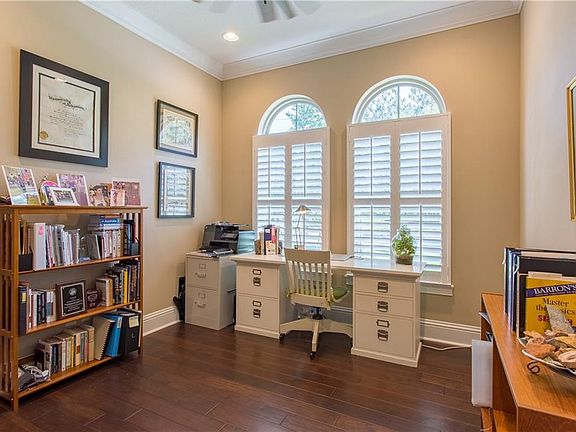 4th image of 1395 Magnolia Ave
