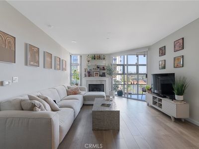 171 N Church Ln APT 306, Los Angeles, CA, 90049