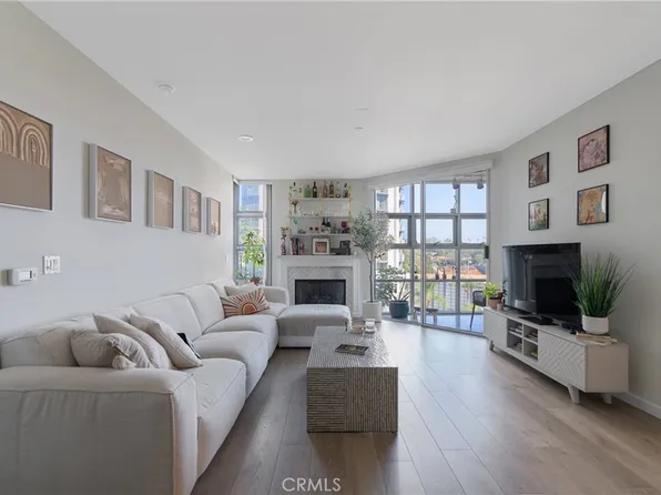 171 N Church Ln APT 306, Los Angeles, CA 90049