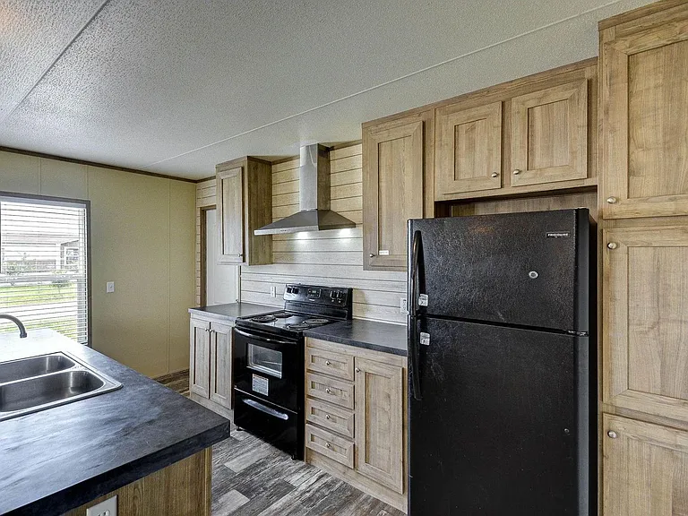 2245 Ben Blvd — Photo 2