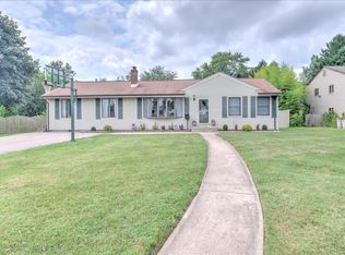 7 Forsgate Dr, Freehold, NJ 07728