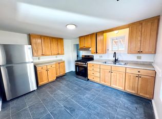 378 North Ave, Burlington, VT 05401