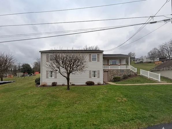 3986 Oregon St, Export, PA 15632