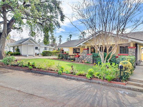 2nd image of 606 Cypress Cir