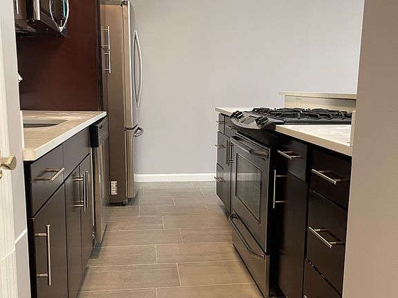 5th image of 110 Halsted St #40
