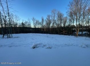 223 Victory Ln, Dalton, PA 18414