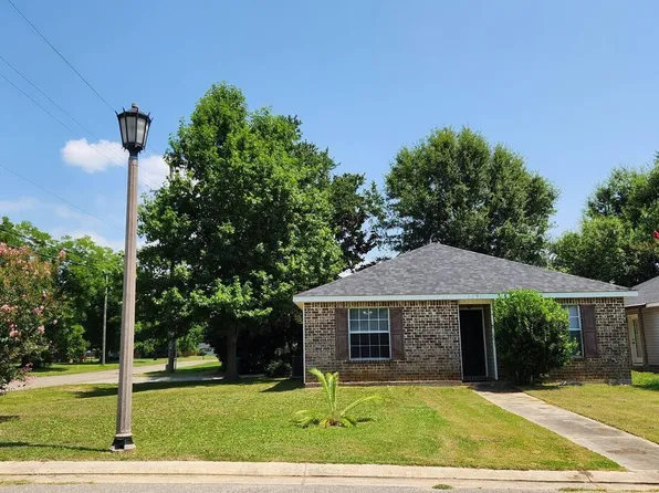2290 Monica Dr, Gulfport, MS 39507