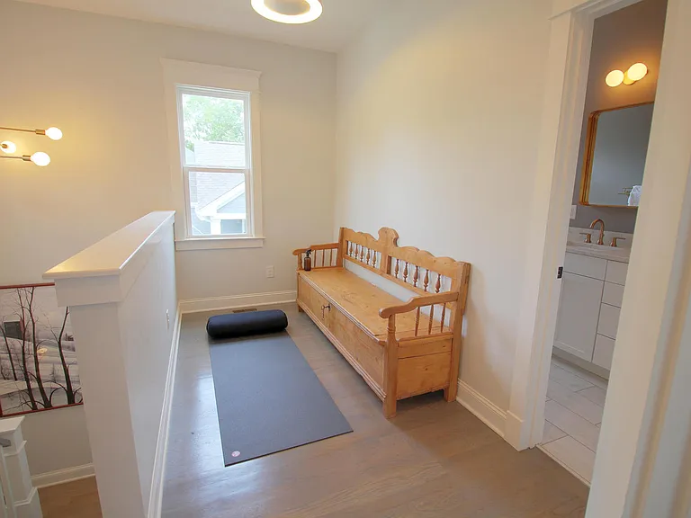114 E Enterprise St — Photo 17