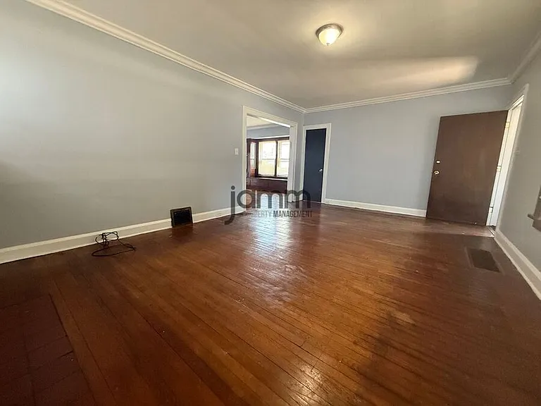 10232 Almira Ave — Photo 5