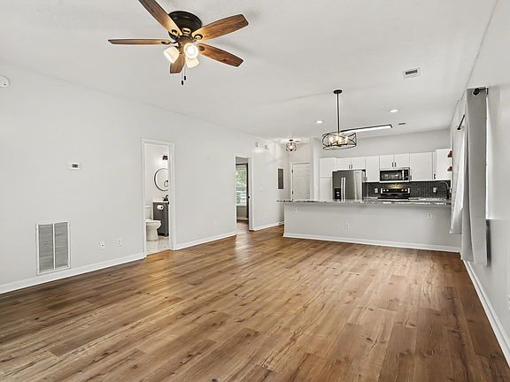 5th image of 3919 Gladiola Ct. #3-101