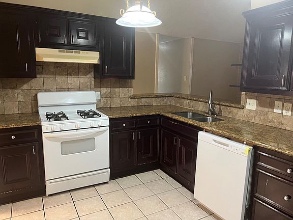 3rd image of 10927 Wilkenburg Dr