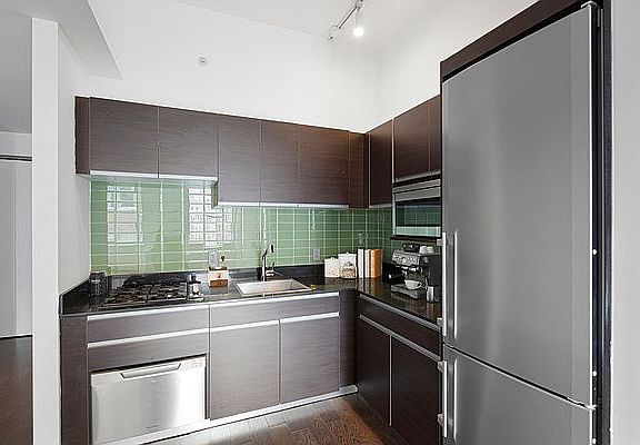 4th image of 116 John St APT 3008