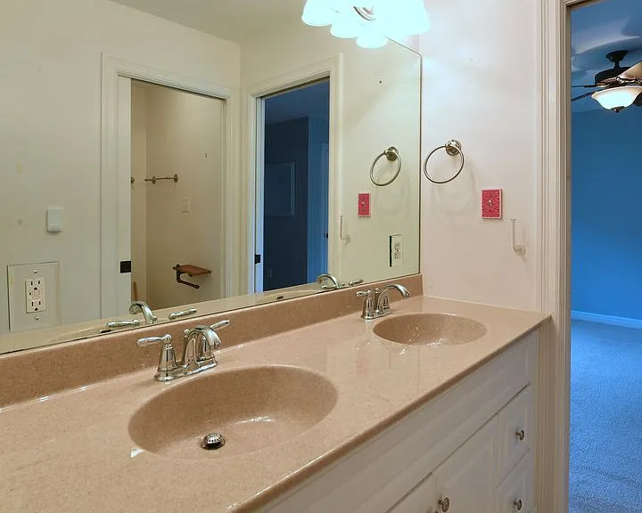 106 Manlyn Dr — Photo 55