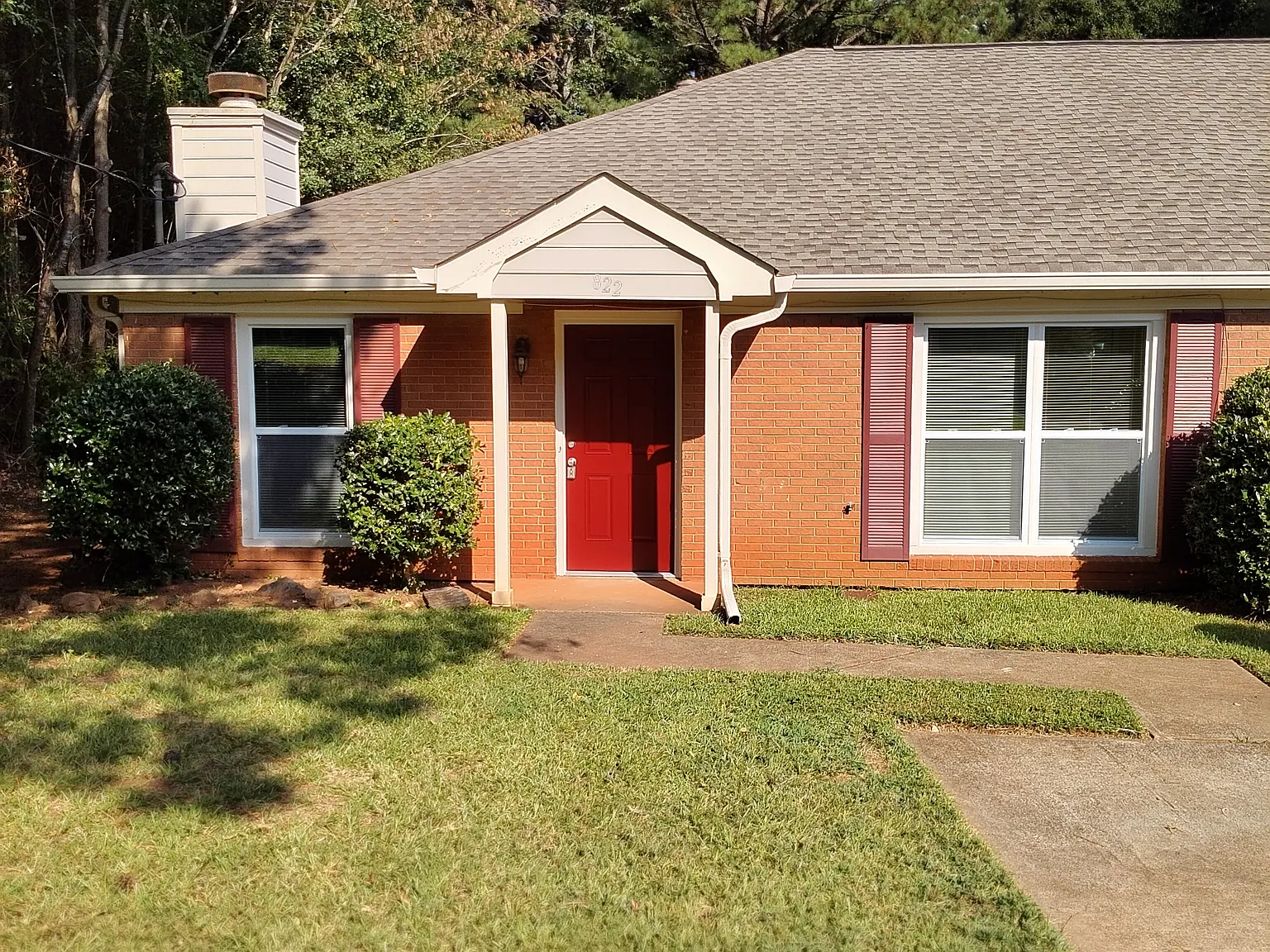 2 bed, 1100 sqft, $1,600 — Photo 1