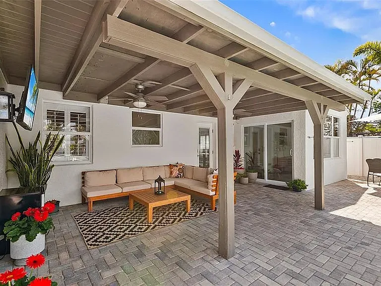 14024 N Bayshore Dr — Photo 36