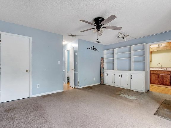 3rd image of 2395 Gregory Dr