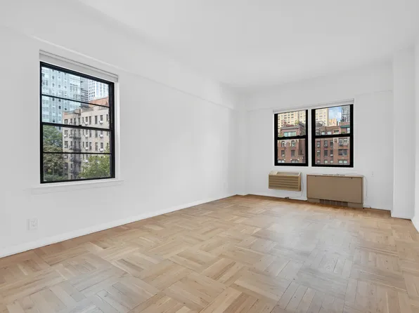 345 East 52nd Street image 6 of 11